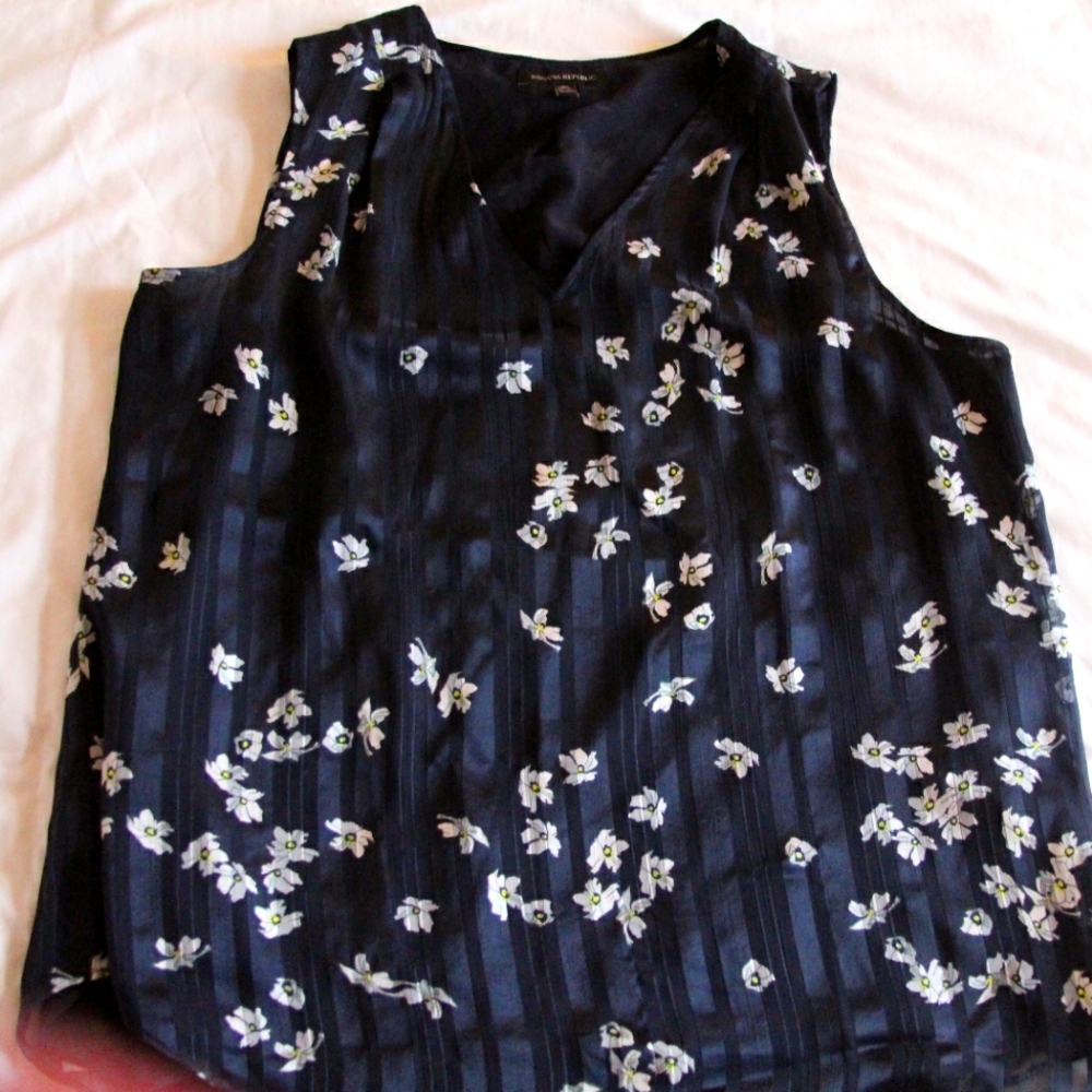 Sleeveless Banana Republic top